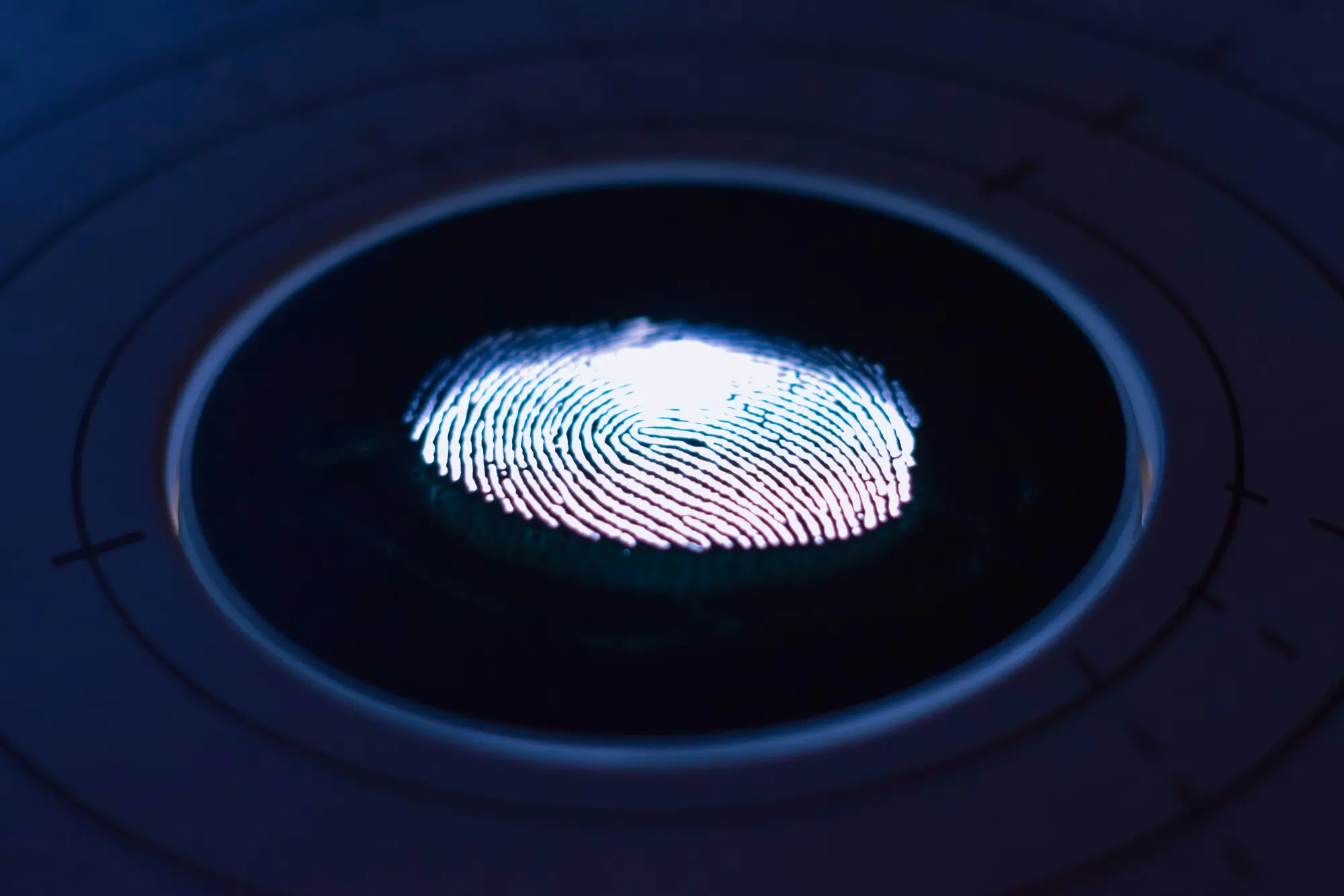 When to hire an investigator for fingerprint analysis